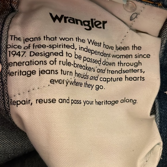 ✅✅Wrangler Walker High Rise Slim Jean 30 x 28 - Picture 9 of 10